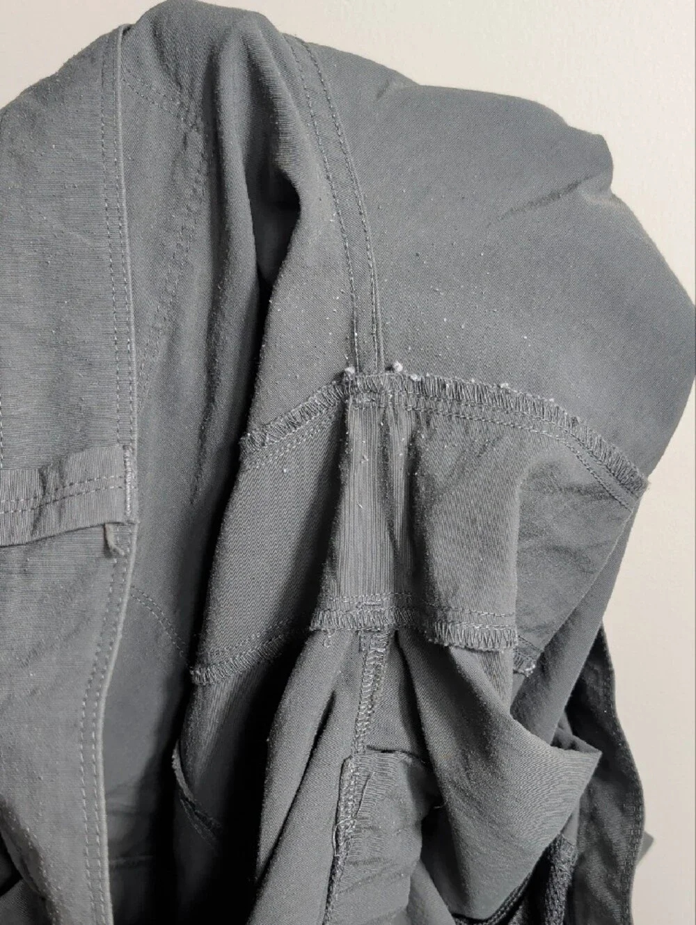 The North Face Men's Charcoal Gray Nylon Cargo Shorts Outdoor Utility Hiking 38